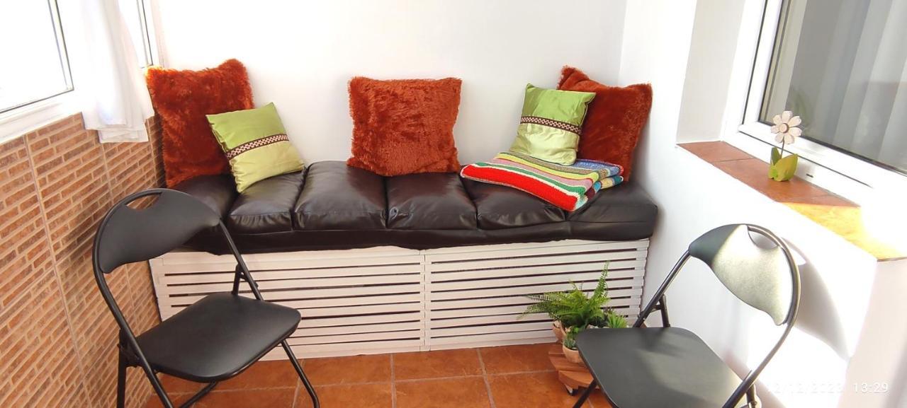 Platinum Apartment - Apartament Cu 3 Camere, 2 Dormitoare, 2 Bai, Bucatarie Complet Utilata, 2 Balcoane Bucarest Esterno foto