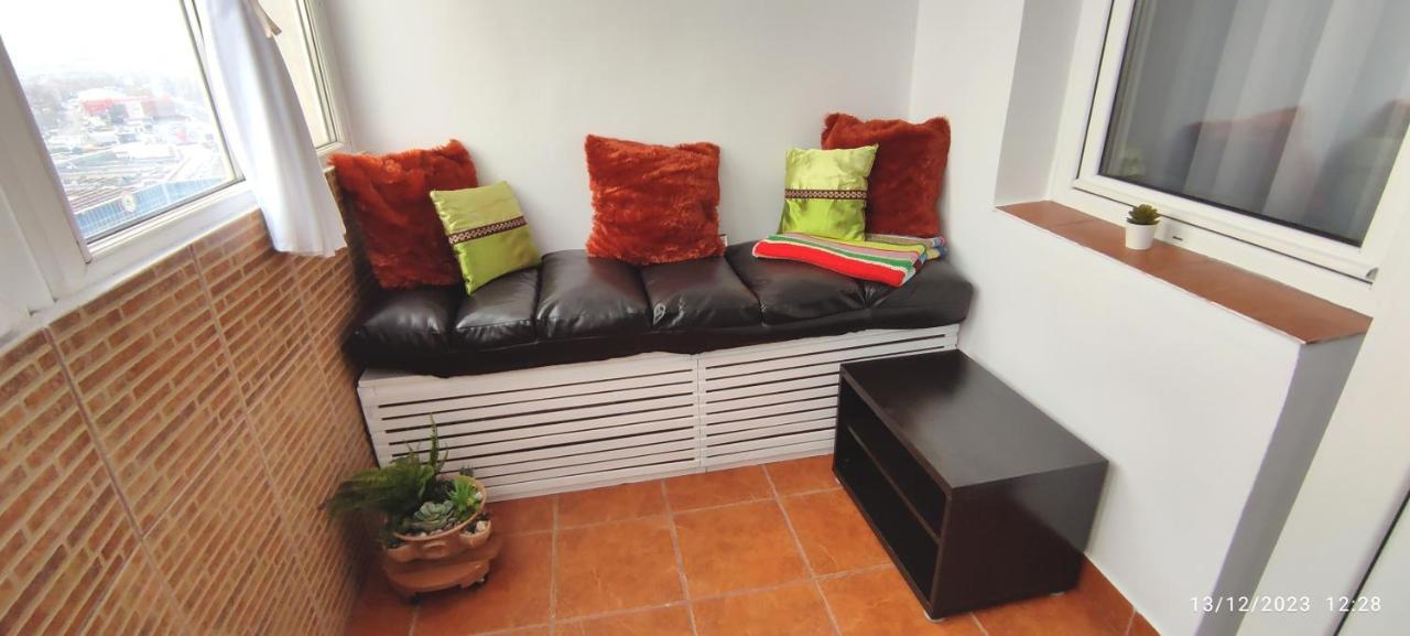 Platinum Apartment - Apartament Cu 3 Camere, 2 Dormitoare, 2 Bai, Bucatarie Complet Utilata, 2 Balcoane Bucarest Esterno foto