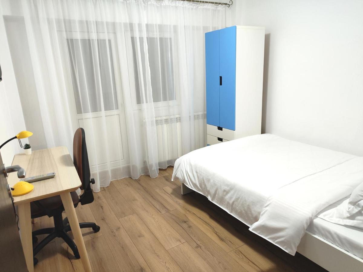 Platinum Apartment - Apartament Cu 3 Camere, 2 Dormitoare, 2 Bai, Bucatarie Complet Utilata, 2 Balcoane Bucarest Esterno foto