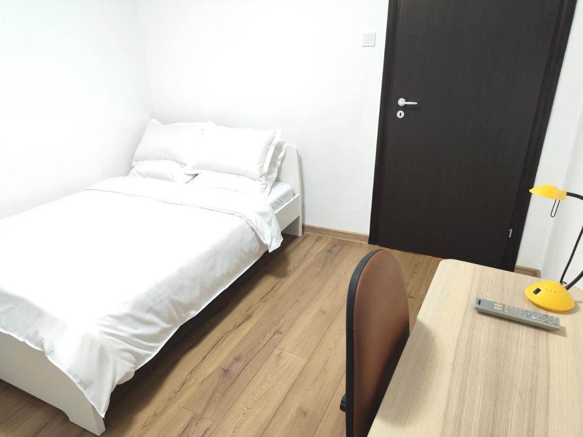 Platinum Apartment - Apartament Cu 3 Camere, 2 Dormitoare, 2 Bai, Bucatarie Complet Utilata, 2 Balcoane Bucarest Esterno foto