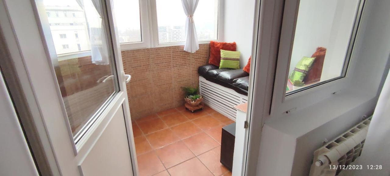 Platinum Apartment - Apartament Cu 3 Camere, 2 Dormitoare, 2 Bai, Bucatarie Complet Utilata, 2 Balcoane Bucarest Esterno foto