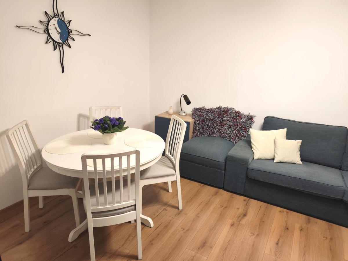 Platinum Apartment - Apartament Cu 3 Camere, 2 Dormitoare, 2 Bai, Bucatarie Complet Utilata, 2 Balcoane Bucarest Esterno foto