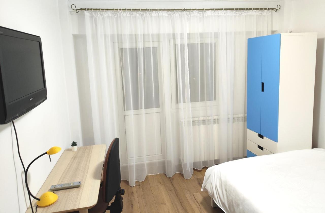Platinum Apartment - Apartament Cu 3 Camere, 2 Dormitoare, 2 Bai, Bucatarie Complet Utilata, 2 Balcoane Bucarest Esterno foto