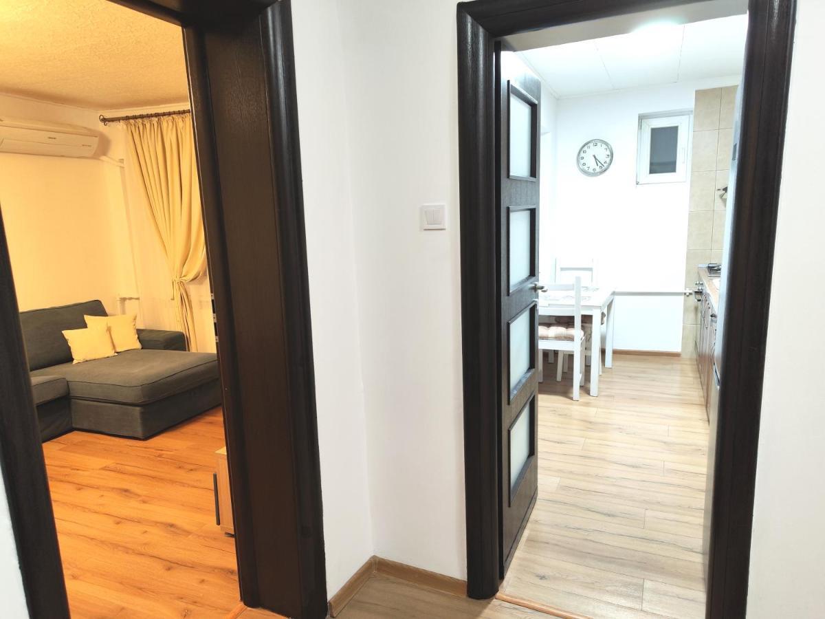 Platinum Apartment - Apartament Cu 3 Camere, 2 Dormitoare, 2 Bai, Bucatarie Complet Utilata, 2 Balcoane Bucarest Esterno foto