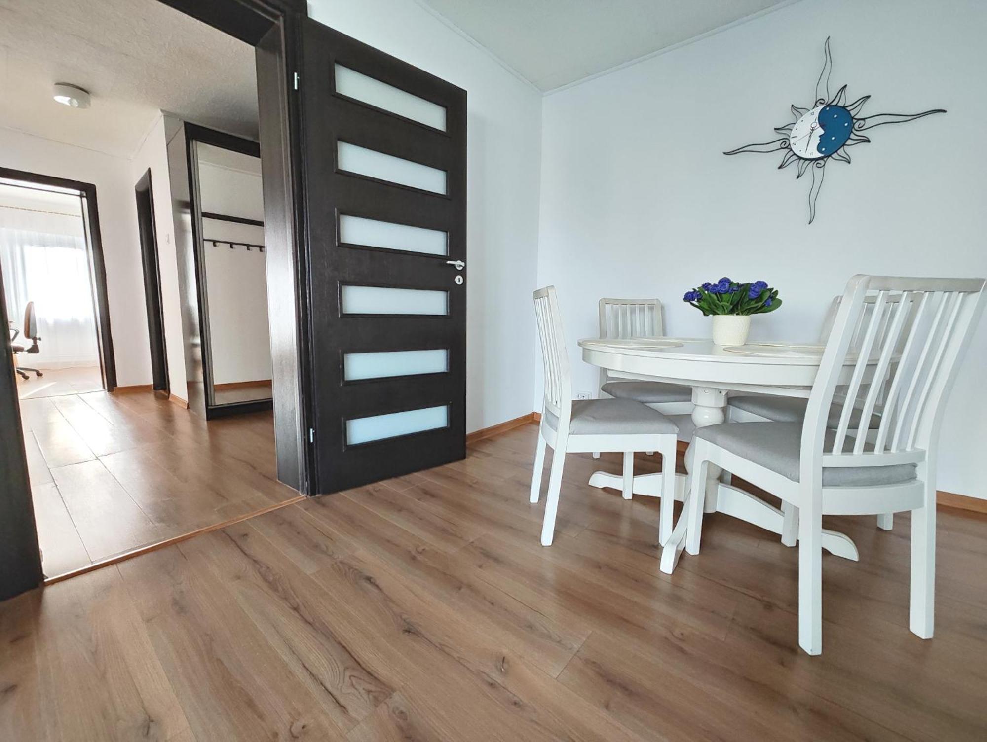 Platinum Apartment - Apartament Cu 3 Camere, 2 Dormitoare, 2 Bai, Bucatarie Complet Utilata, 2 Balcoane Bucarest Esterno foto