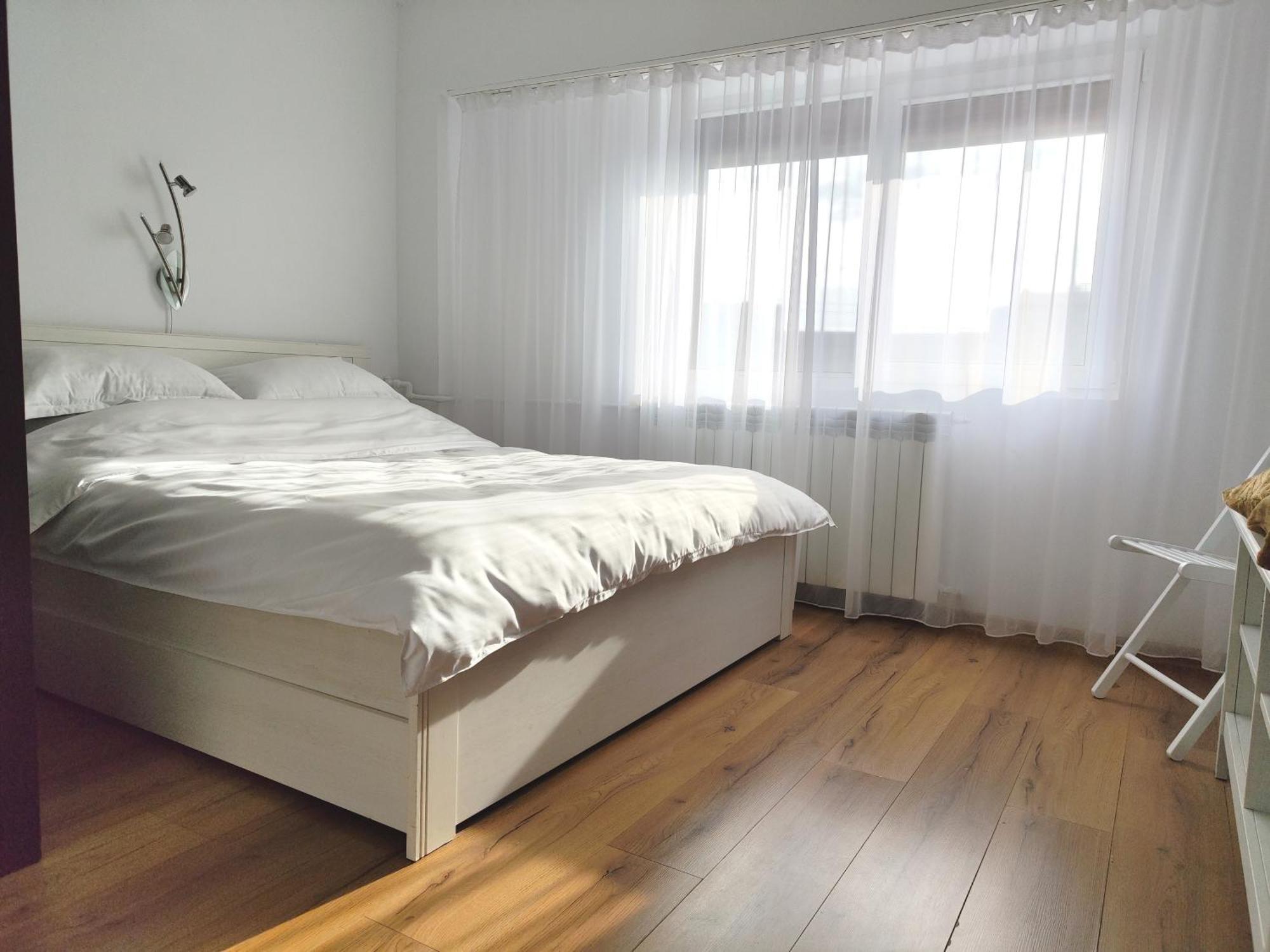Platinum Apartment - Apartament Cu 3 Camere, 2 Dormitoare, 2 Bai, Bucatarie Complet Utilata, 2 Balcoane Bucarest Esterno foto