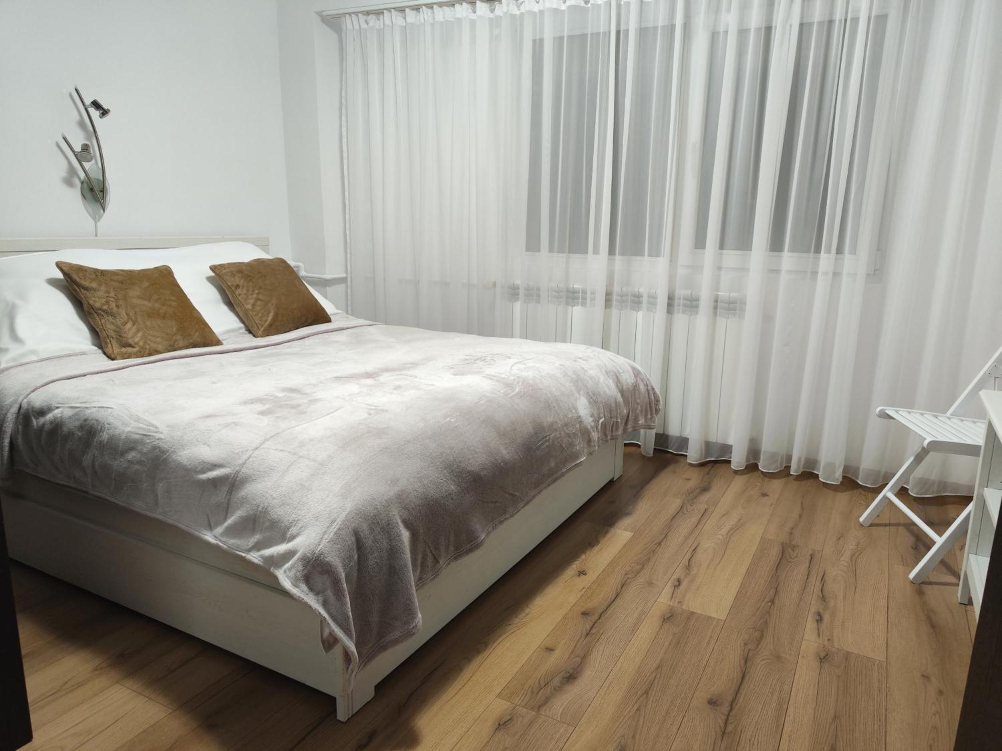 Platinum Apartment - Apartament Cu 3 Camere, 2 Dormitoare, 2 Bai, Bucatarie Complet Utilata, 2 Balcoane Bucarest Esterno foto